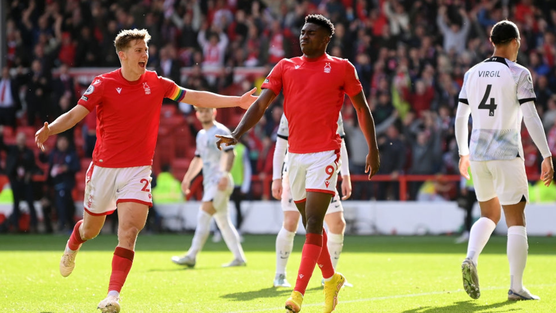 英超半场：哈兰德闪击，赖因德斯建功，曼城2-0西汉姆联（英超半场战报：哈兰德先拔头筹，赖因德斯再下一城，曼城2-0领先西汉姆联）